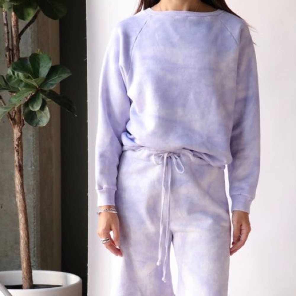 NILI LOTAN Classic Crew Neck Sweatshirt - Light Lavender Tie-Dye